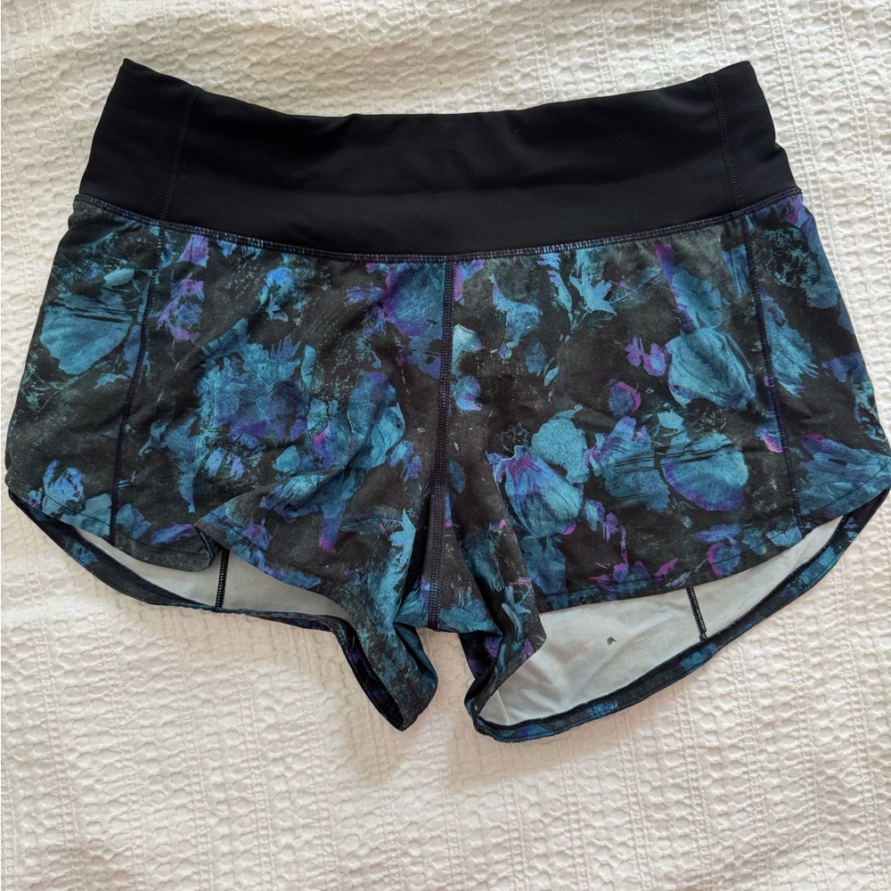 Lululemon floral size 4 speed ups (no panty liner)